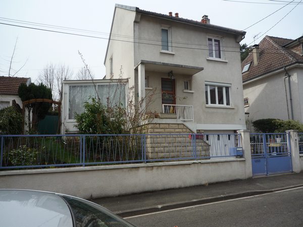 Avant : la façade à Chaville avant les travaux
